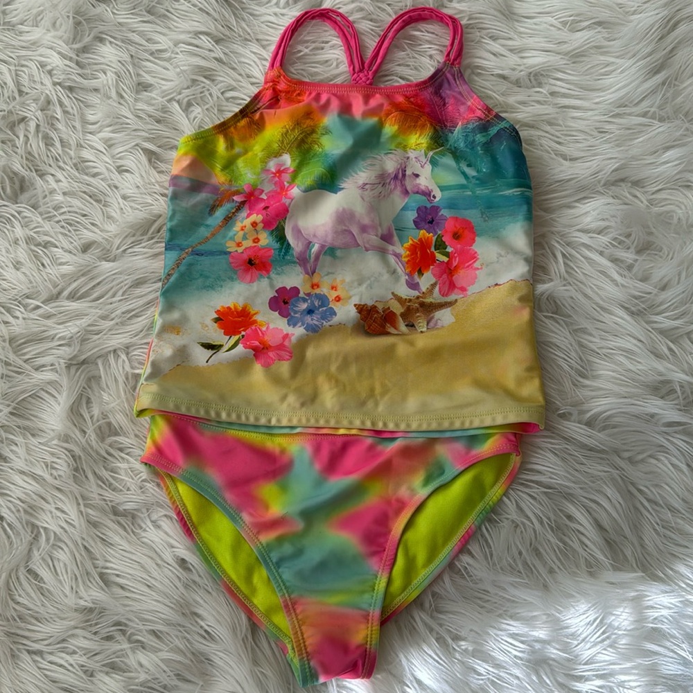 Girls bathing suit 👙